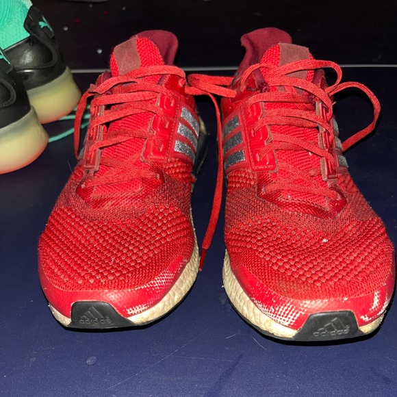 Adidas ultra boost size 10 worn but still a lot of life - Picture 3 of 3